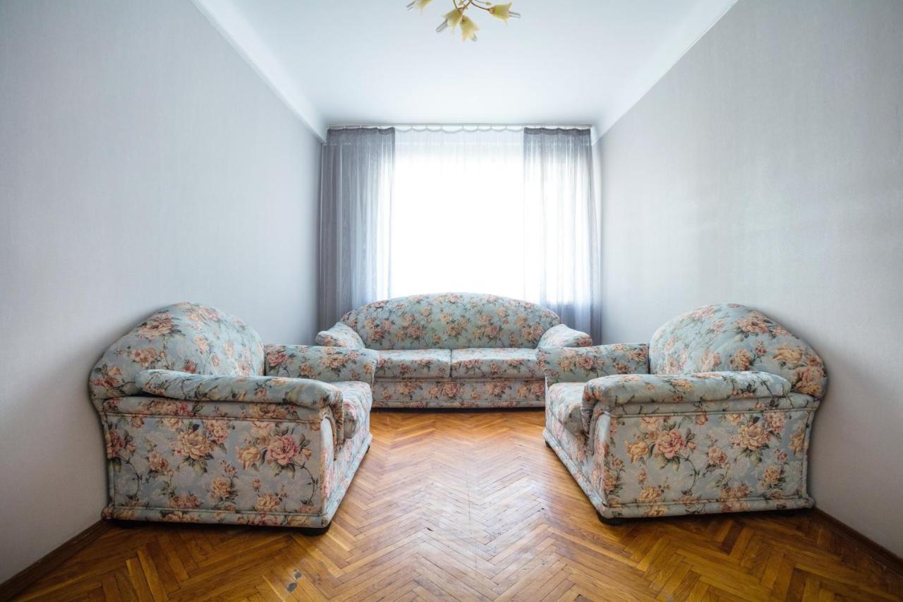 Apartment Near Metro Pecherskaya Kiev Luaran gambar