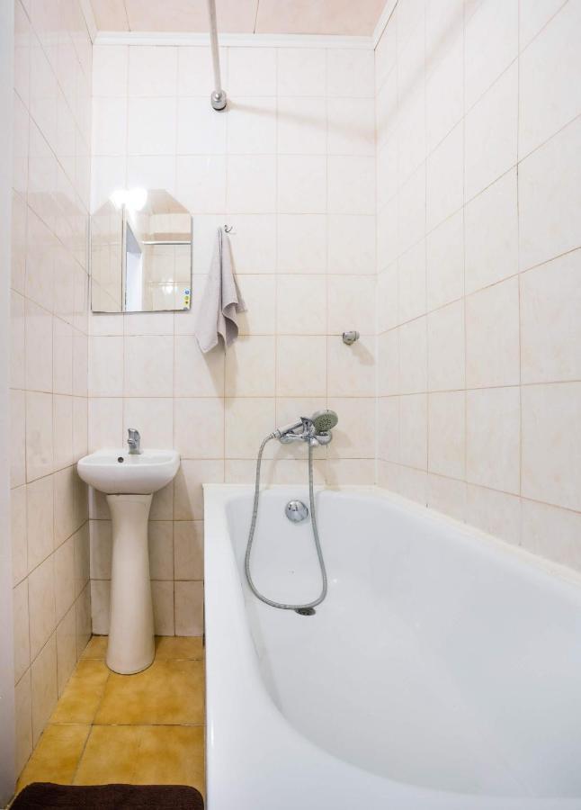 Apartment Near Metro Pecherskaya Kiev Luaran gambar